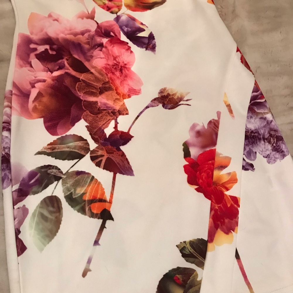 White floral dress - Picture 2 of 5